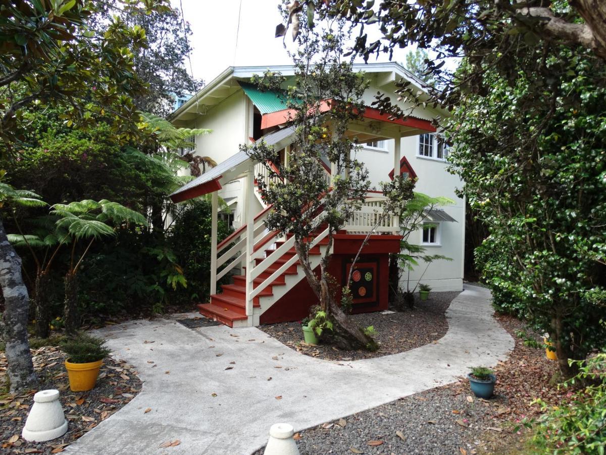 Volcano Hale Exterior photo